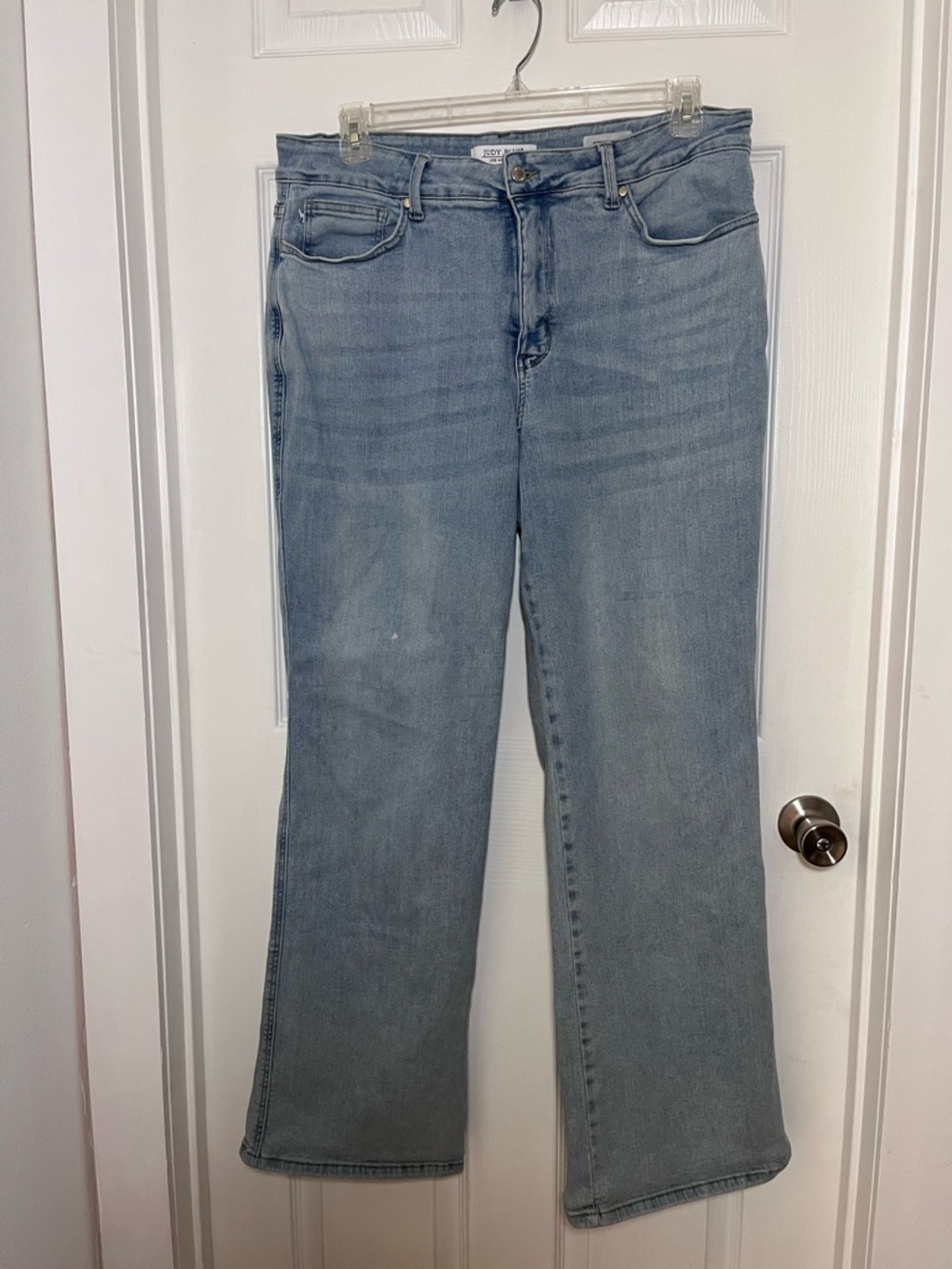 Judy Blue Light Wash Straight Leg  Jeans